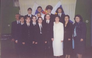 2002 год, победители Смотра Строя и песни - 11 класс 